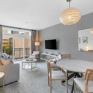 Belltown Perch, Explore Like A Local 99 Walkscore Apartment