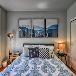 Belltown Court South Apartment
